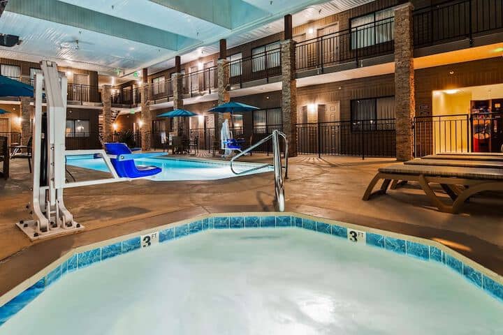 Pool 25 of 33