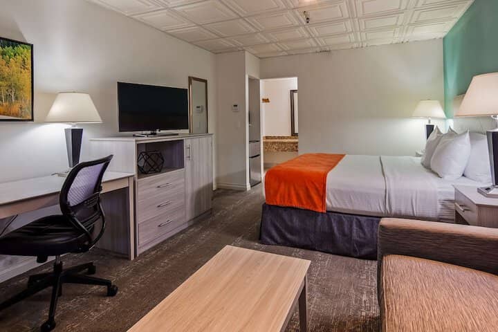 Room 7 of 33